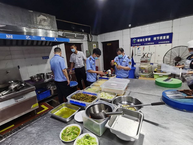 下八廟服務(wù)區+食藥監局食品安全質(zhì)量監督檢查 (1).jpg