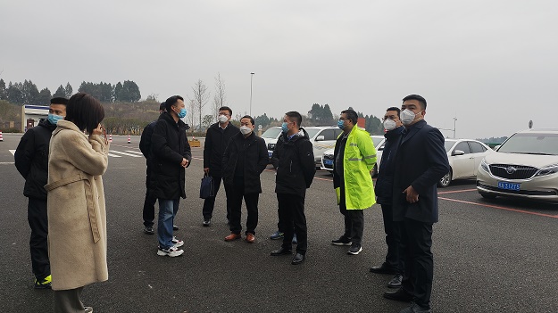 12.27中鐵城投檢查組到蜀道服務(wù)區公司機場(chǎng)東服務(wù)區進(jìn)行調研1.jpg