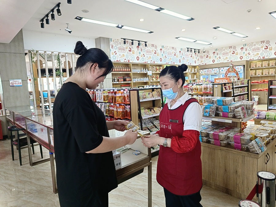 南江服務(wù)區+送還顧客遺失物（1）.jpg