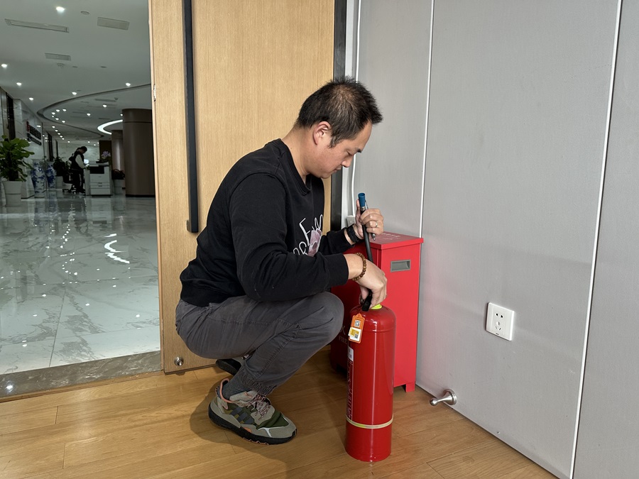 蜀交中油公司開(kāi)展本部辦公區域消防安全隱患排查整治.jpg
