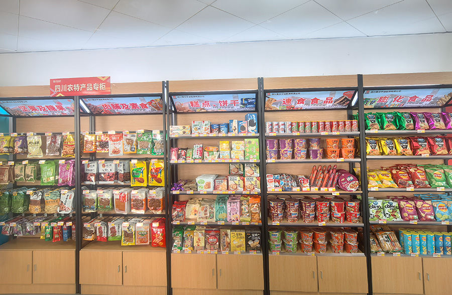 蜀交中油公司納溪加油站自主開(kāi)展便利店升級改造八方來(lái)客900.jpg